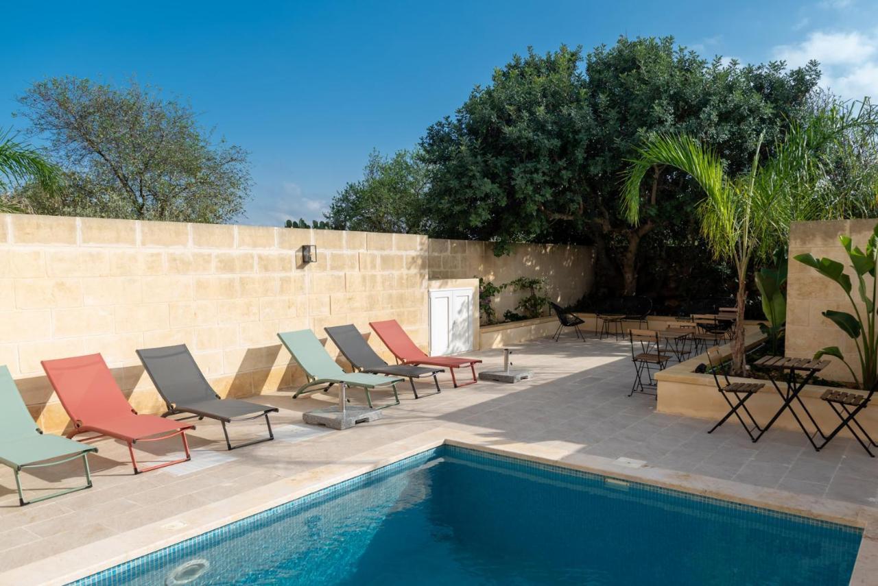 Bed and Breakfast The Carob Tree Виктория Экстерьер фото