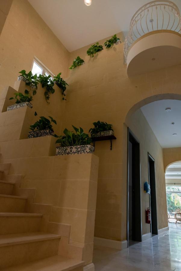 Bed and Breakfast The Carob Tree Виктория Экстерьер фото
